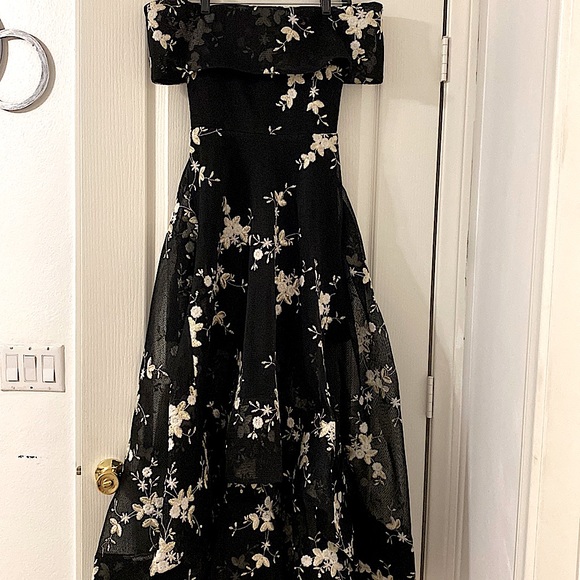 Bronx & Banco Tulip Gown - Picture 9 of 9